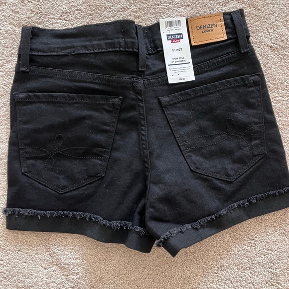 NWT Levi size 5 high rise shortie black jean shorts - Picture 2 of 3